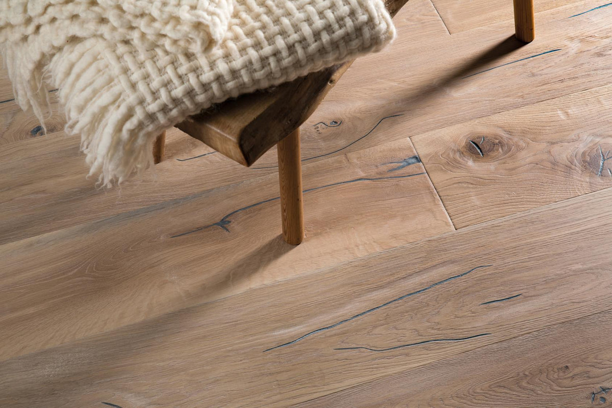 Boen Espressivo Engineered Vintage White Oak 209 Planks Flooring, Brushed & L/Natural: 14.0 x 209 x 2,200 mm