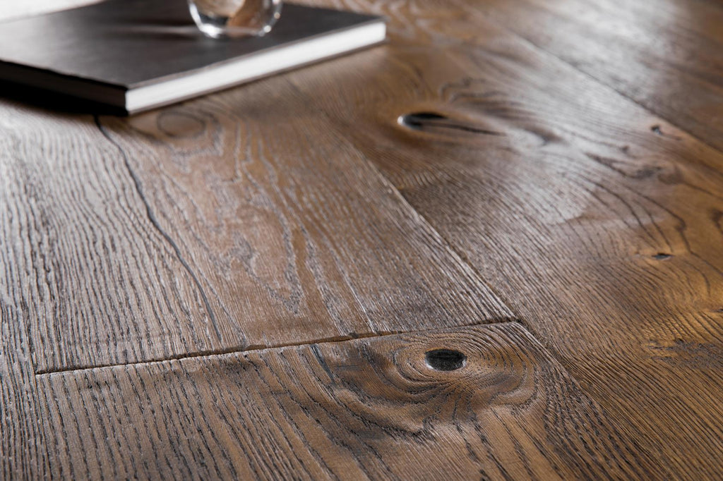 Boen Espressivo Engineered Antique brown Oak Planks Flooring, Brushed & L/Natural: 14.0 x 209 x 2,200 mm