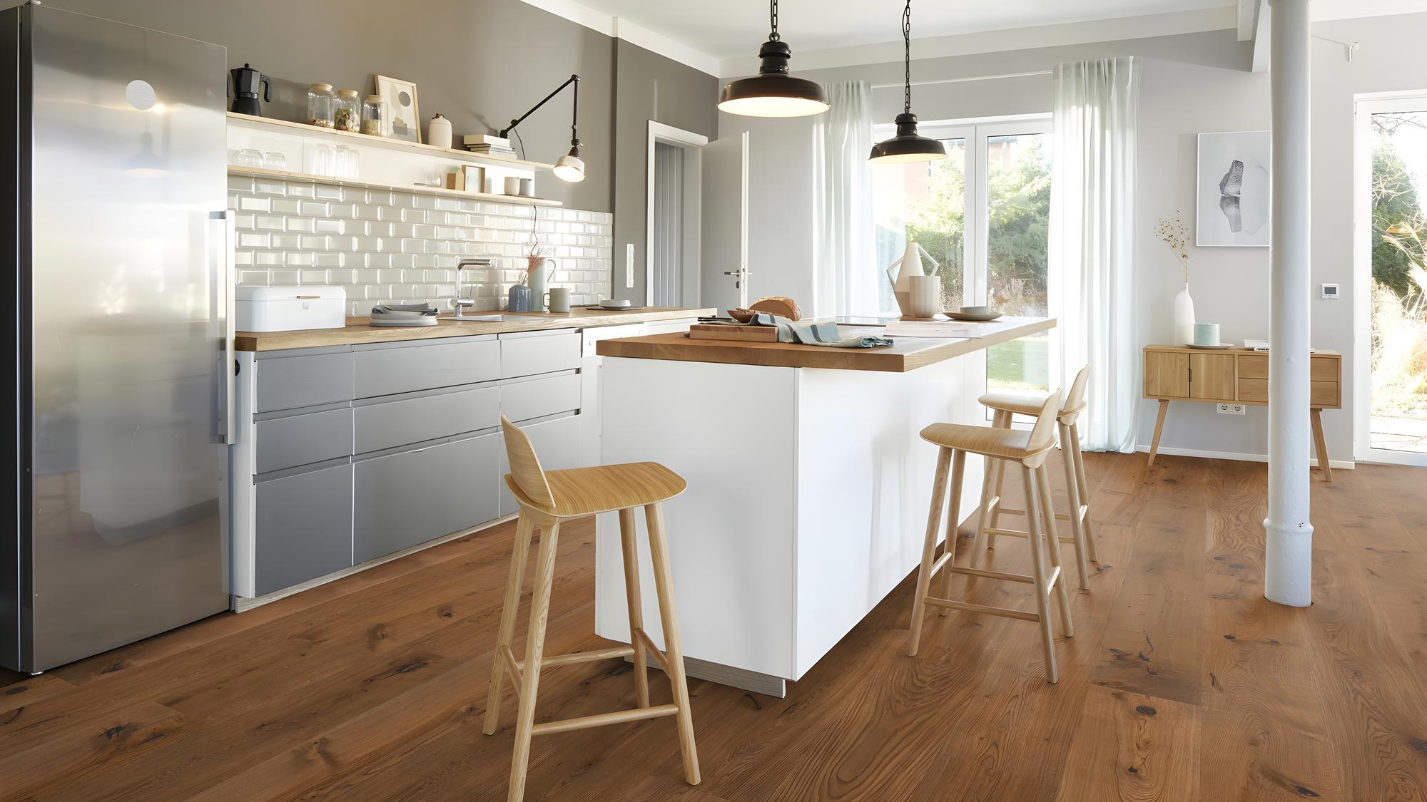 Boen Canyon Engineered Antique Oak Planks Flooring, Unbrushed & L/Natural: 15.0 x 300 x 2,750 mm
