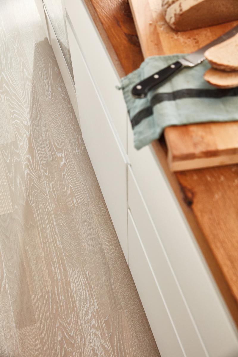 Boen Finale Engineered Grey Harmony Oak Multi-Strip Flooring, Brushed & L/Pure: 14.0 x 215 x 2,200 mm