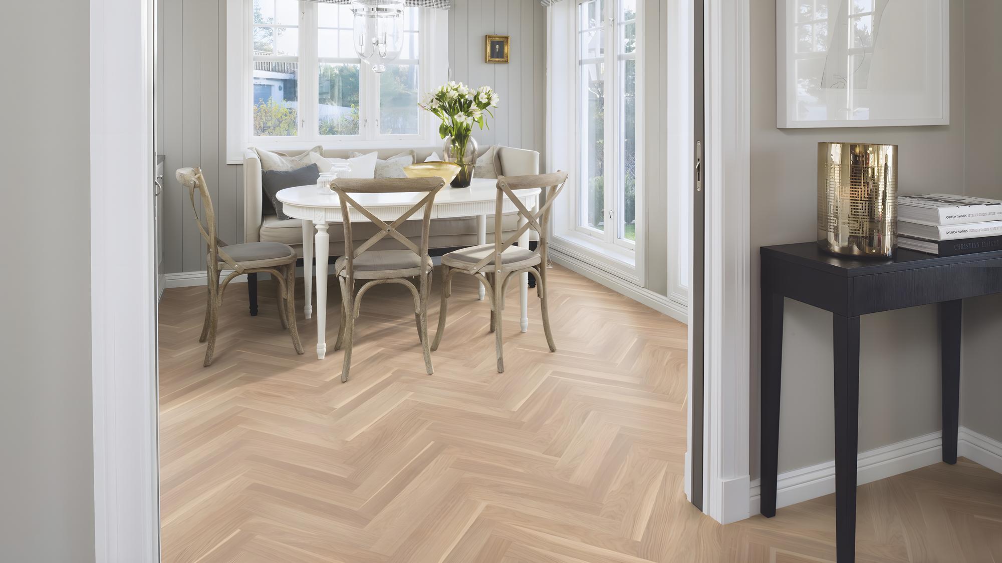Boen Baltic Engineered White Oak Herringbone Flooring, Unbrushed & L/Matt: 10.0 x 70 x 470 mm