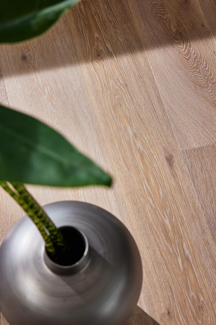 Boen Animoso Engineered Semi Smoked White Oak Planks Flooring, Brushed & L/Natural: 14.0 x 209 x 2,200 mm