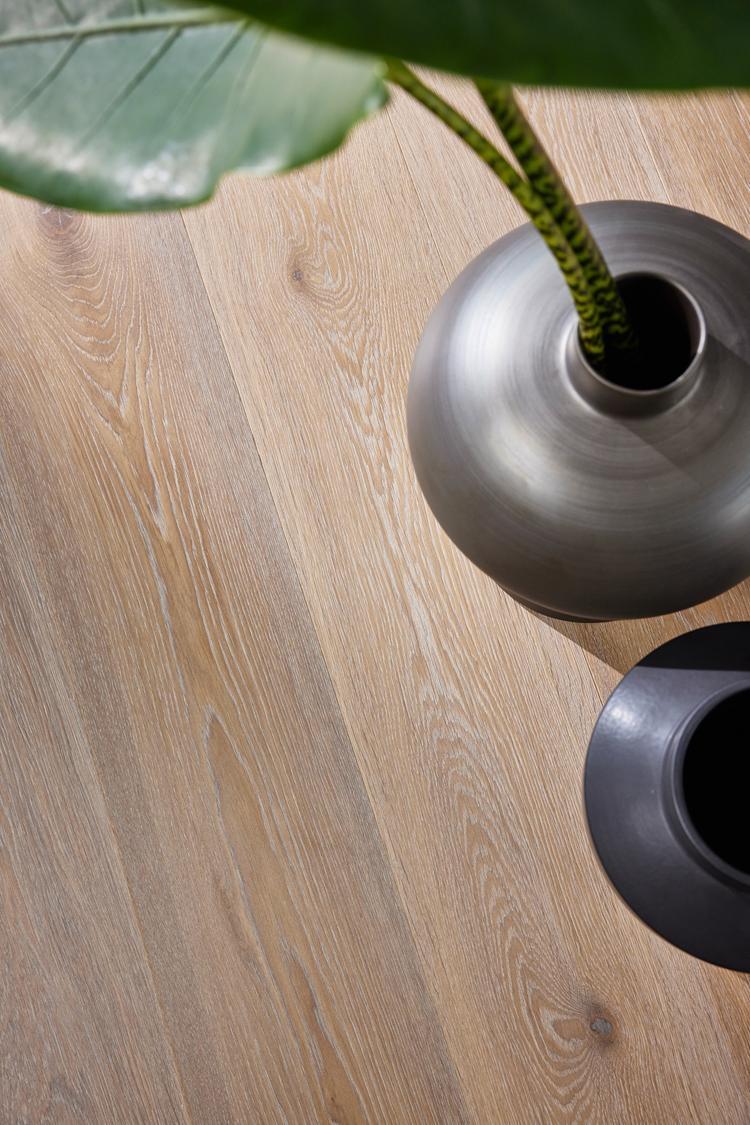 Boen Animoso Engineered Semi Smoked White Oak Planks Flooring, Brushed & L/Natural: 14.0 x 209 x 2,200 mm