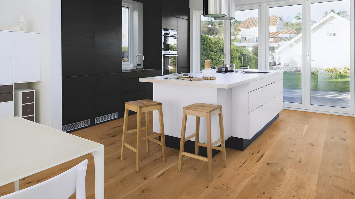 Boen Canyon Engineered Oak Planks Flooring, Brushed & L/Natural: 15.0 x 300 x 2,750 mm
