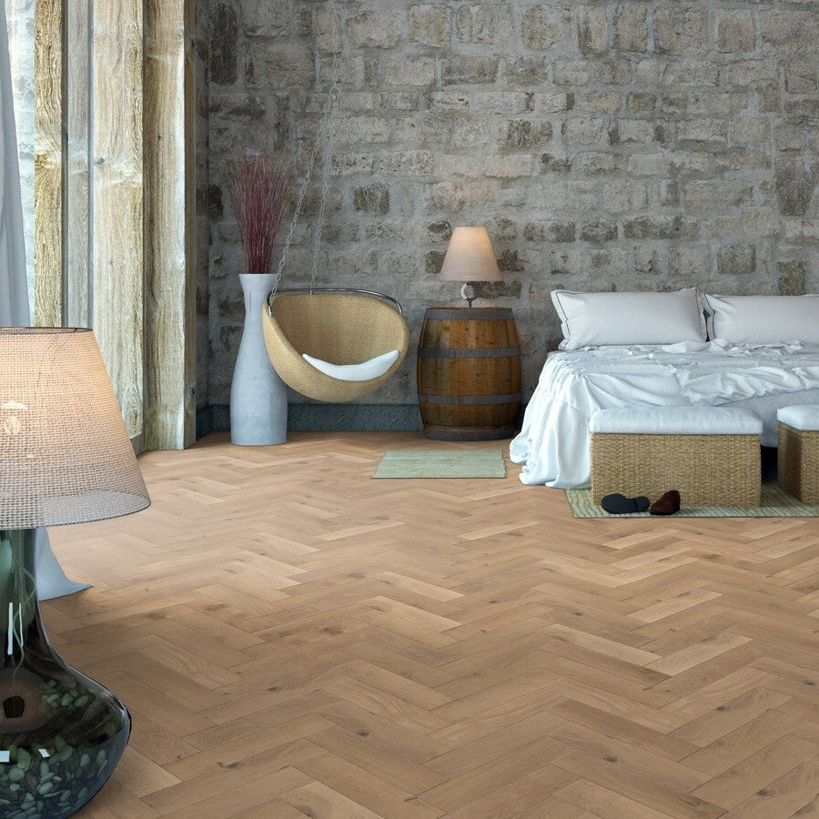Ovara Engineered Natural Oak Herringbone Flooring, Brushed & UV Oiled: 20.0 x 120 x 600 mm