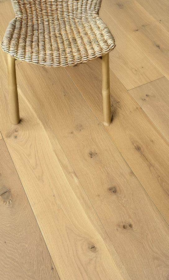 Ovara Antique Engineered Alnwick Oak Planks Flooring, Brushed & Matt Lacquered: 15.0 x 235 x 2,200 mm