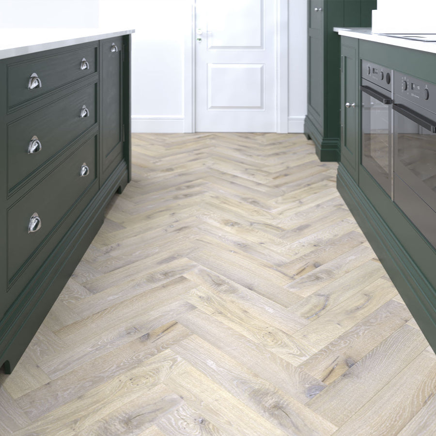 Ovara Antique Engineered Dunstanburgh Oak Herringbone Flooring, Brushed & Matt Lacquered: 15.0 x 125 x 625 mm