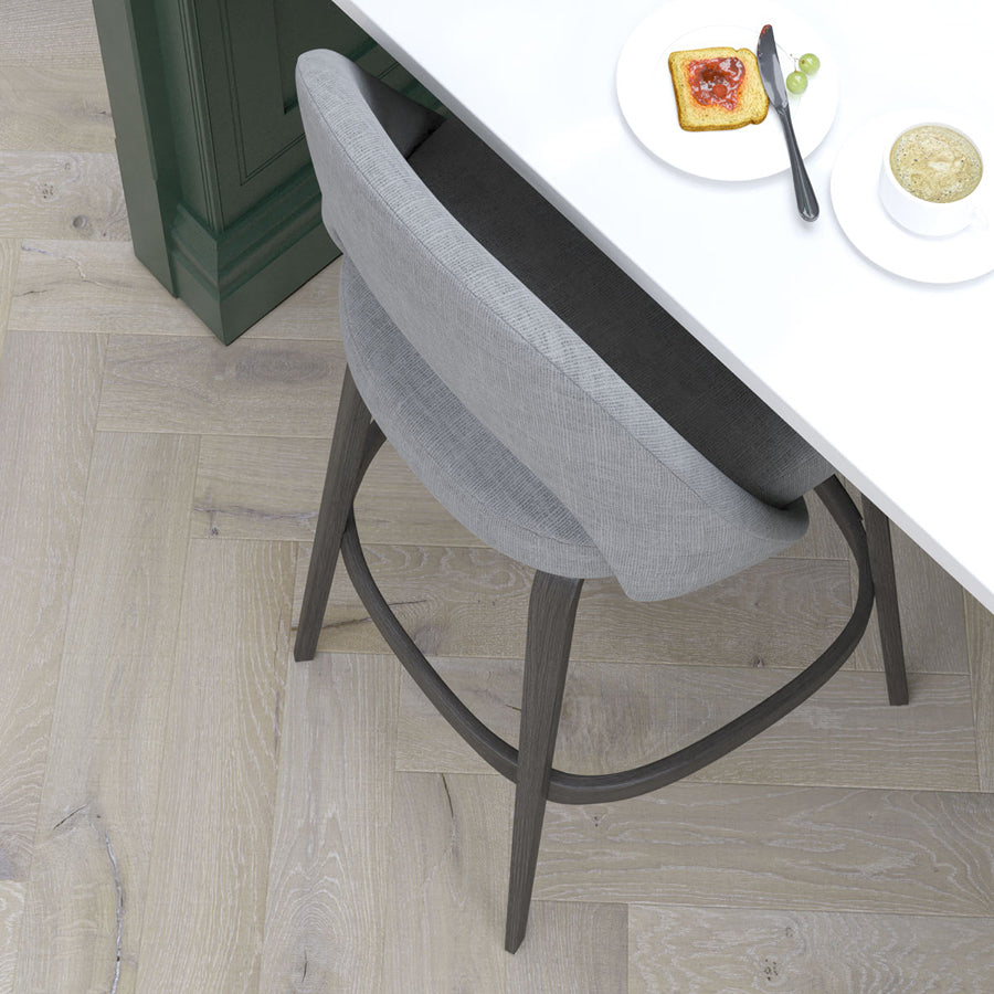 Ovara Antique Engineered Dunstanburgh Oak Herringbone Flooring, Brushed & Matt Lacquered Antique: 15.0 x 125 x 625 mm