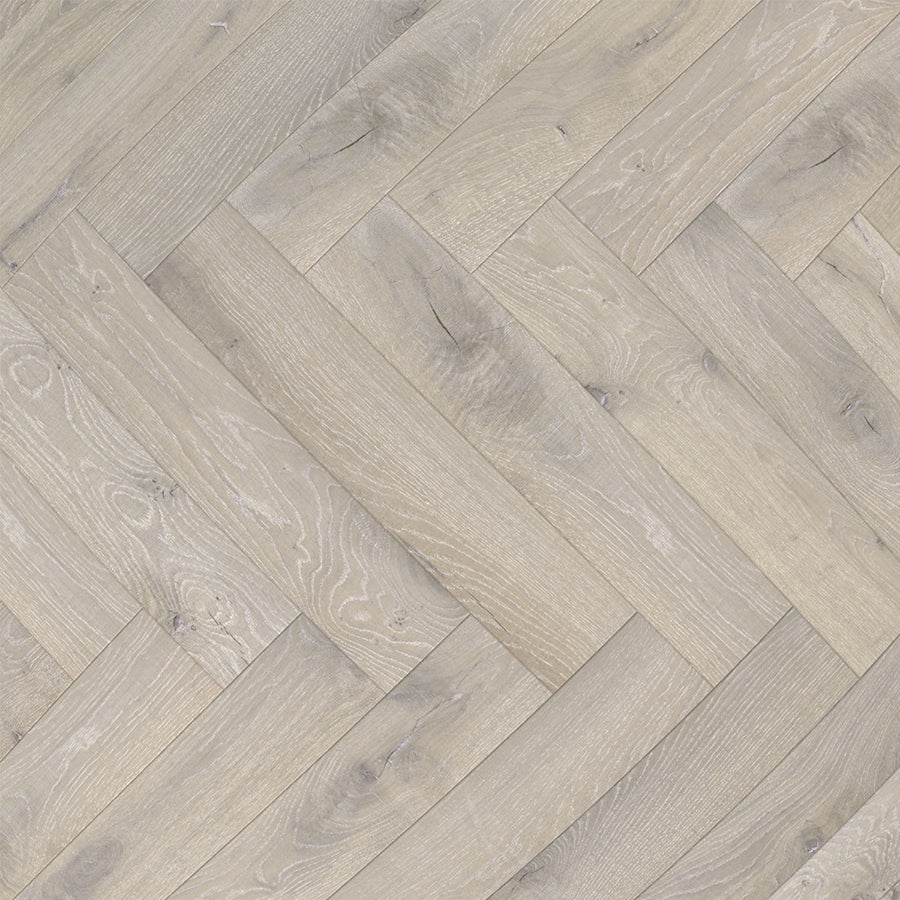 Ovara Antique Engineered Dunstanburgh Oak Herringbone Flooring, Brushed & Matt Lacquered Antique: 15.0 x 125 x 625 mm