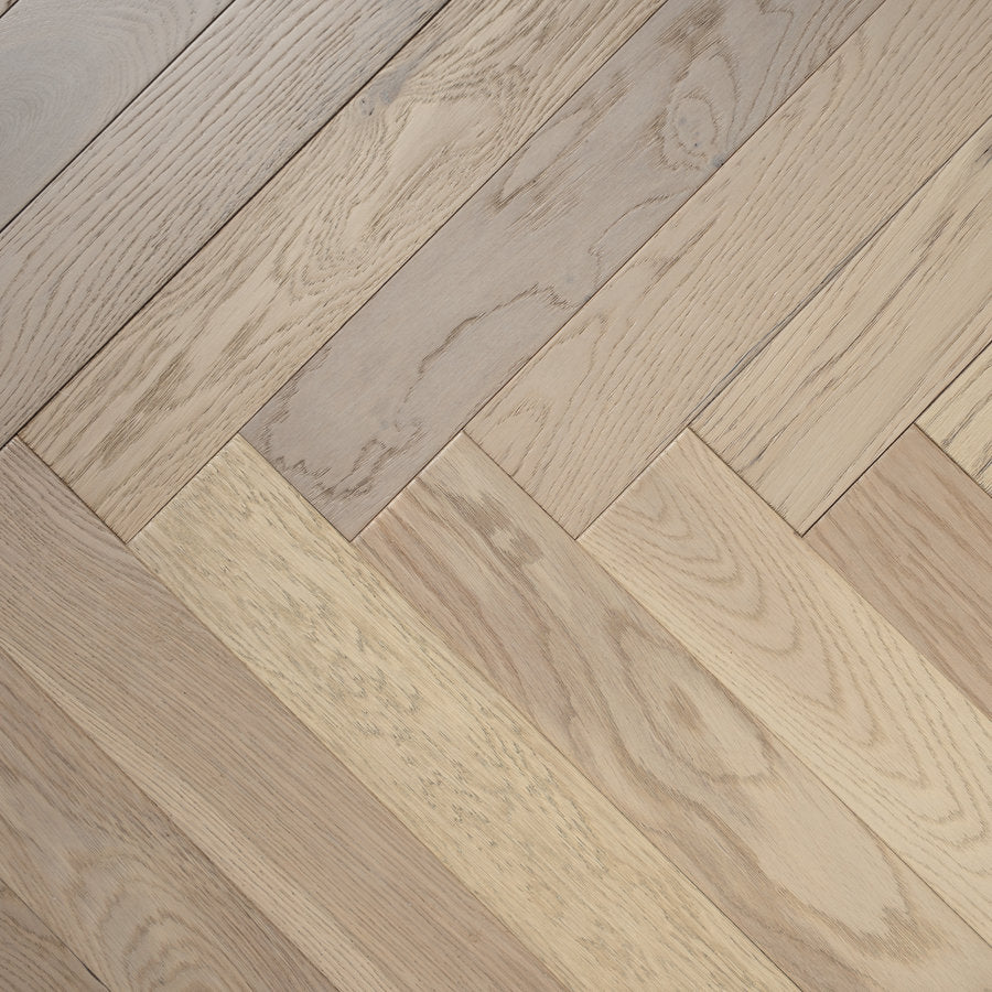Ovara Rustic Engineered Arctic Oak Herringbone Flooring, Brushed & UV Oiled: 14.0 x 90 x 450 mm