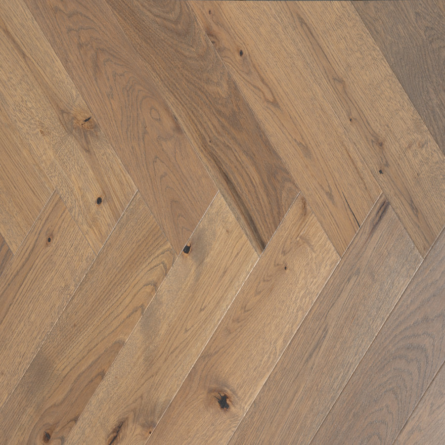 Ovara Engineered French Chateau Oak Herringbone Flooring, Brushed & Matt Lacquered: 14.0 x 110 x 660 mm