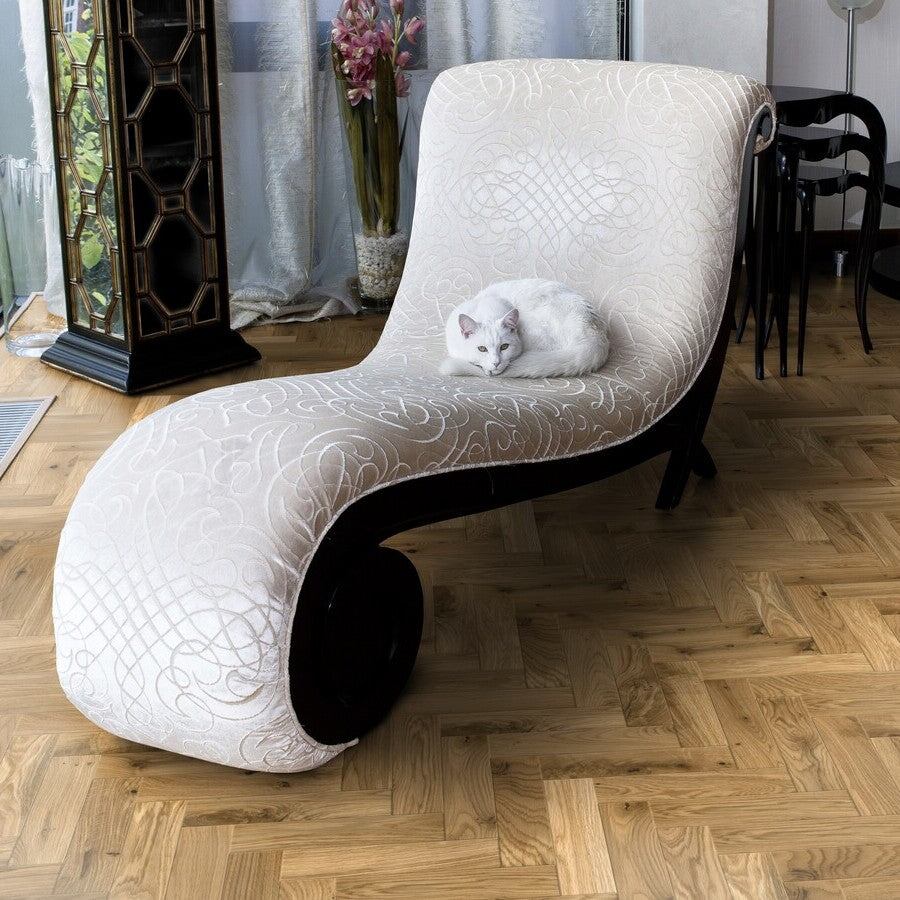 Ovara Rustic Engineered Natural Oak Herringbone Flooring, Brushed & UV Oiled: 14.0 x 90 x 450 mm
