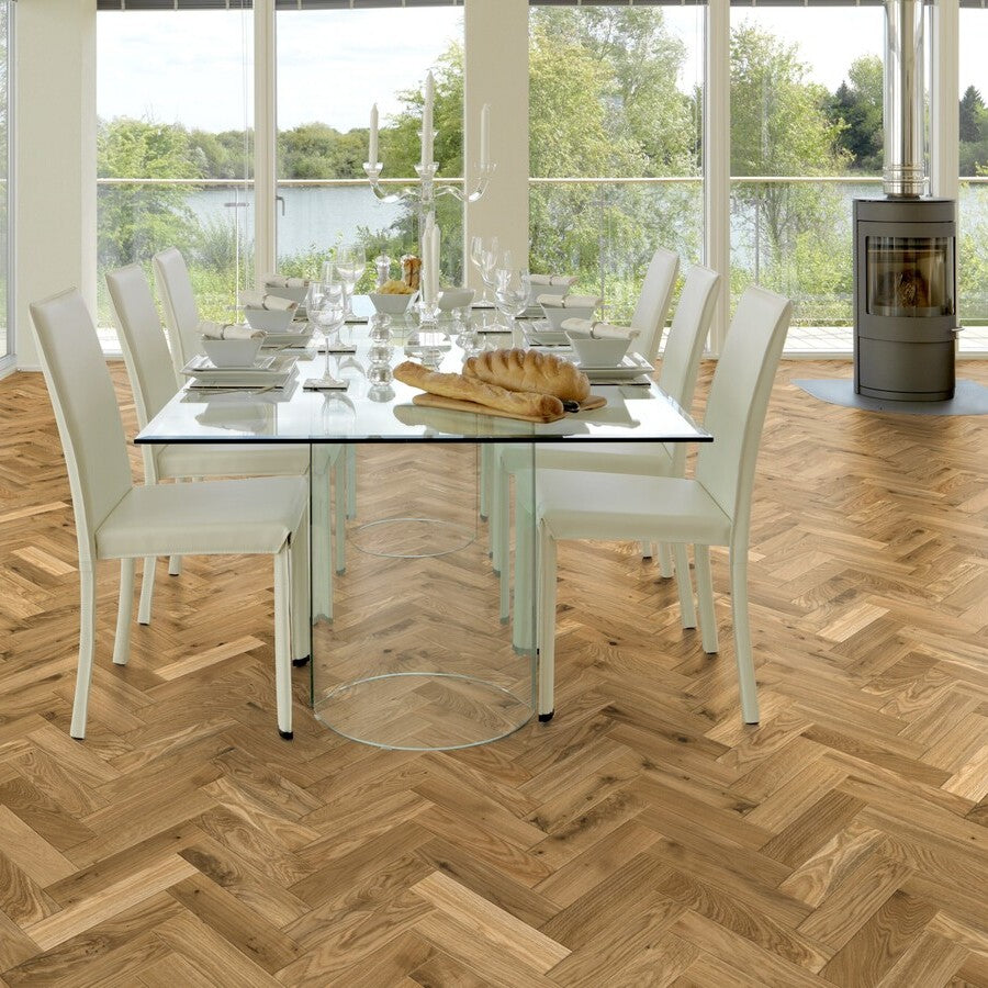 Ovara Rustic Engineered Natural Oak Herringbone Flooring, Brushed & UV Oiled: 14.0 x 90 x 450 mm