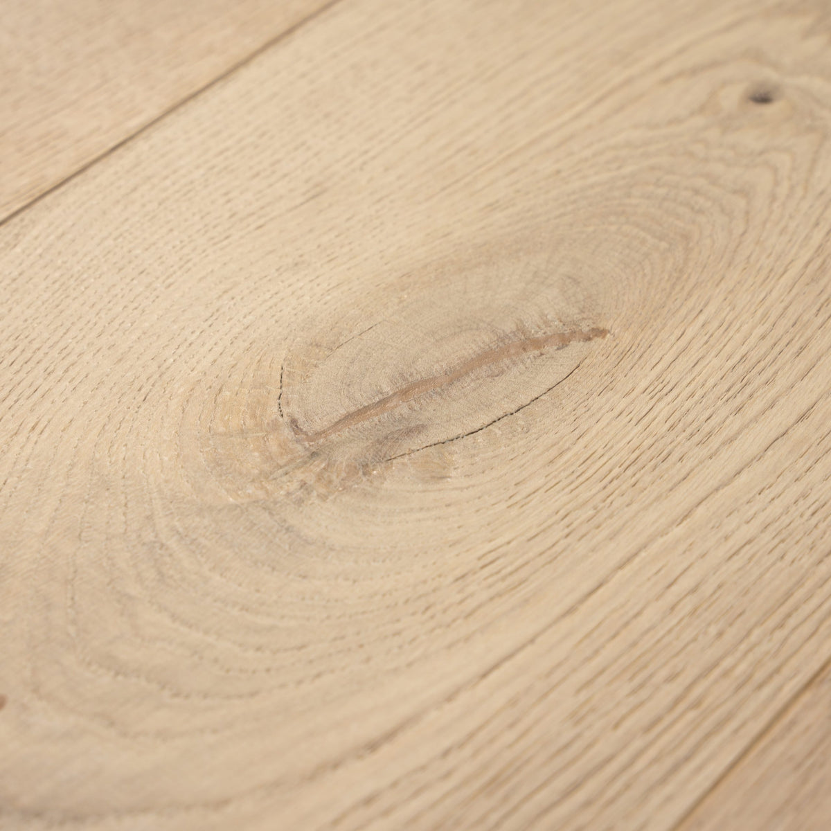 Ovara Antique Engineered Alnwick Oak Planks Flooring, Brushed & Matt Lacquered Antique: 15.0 x 235 x 2,200 mm