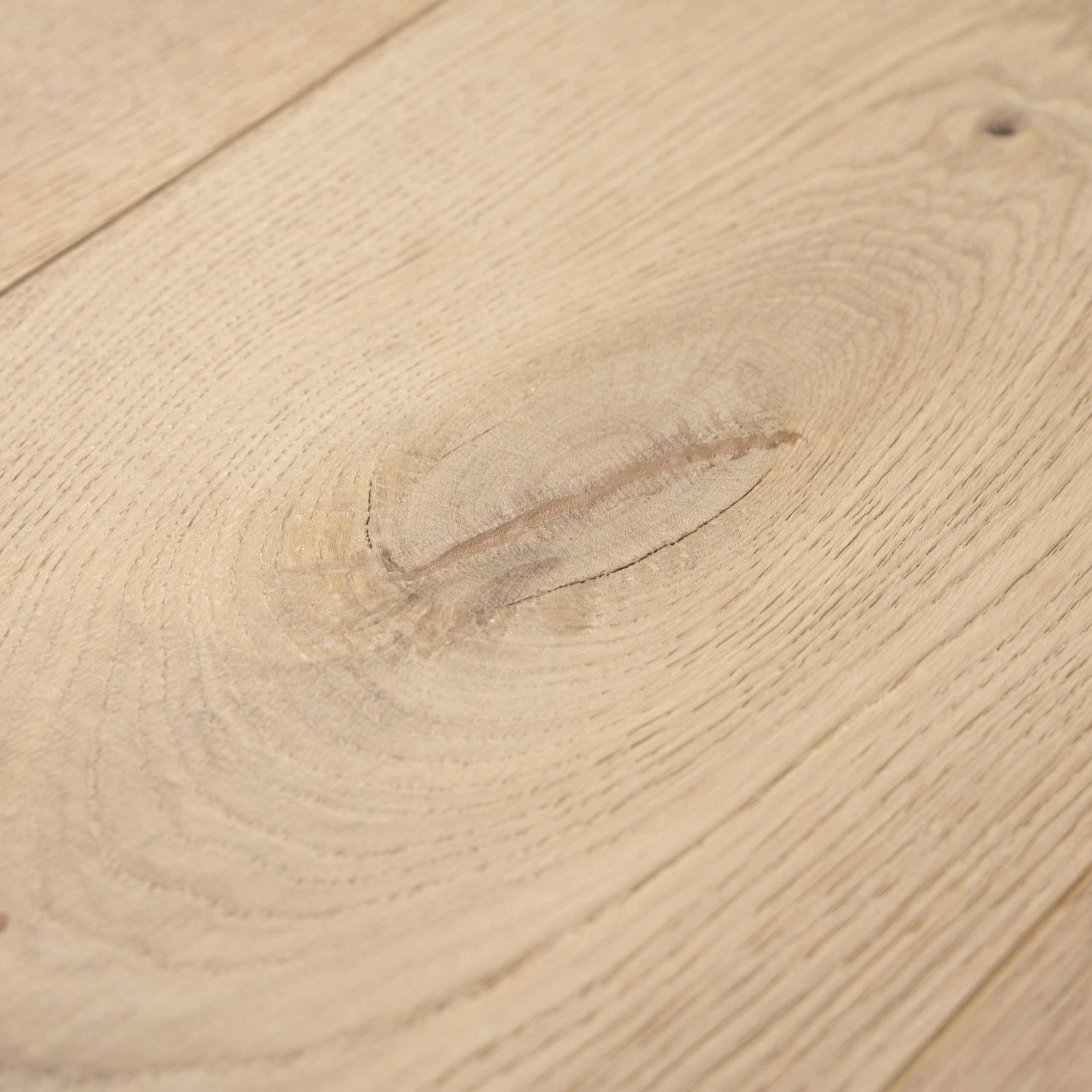 Ovara Antique Engineered Alnwick Oak Planks Flooring, Brushed & Matt Lacquered: 15.0 x 235 x 2,200 mm