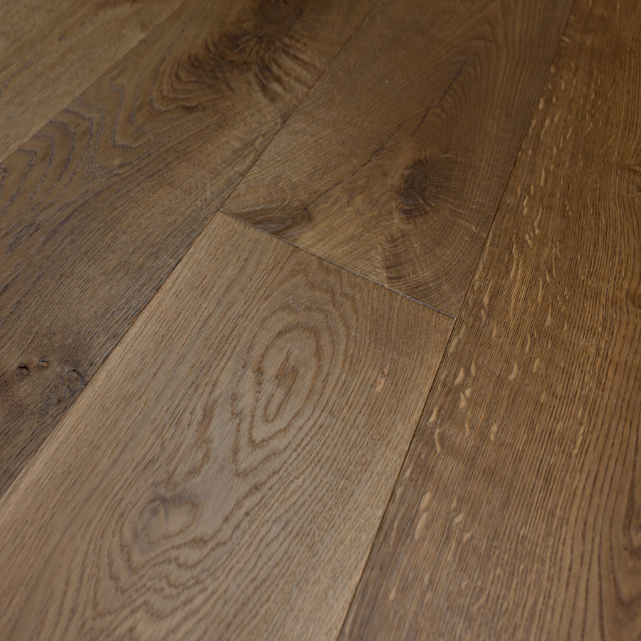 Ovara Antique Engineered Bamburgh Oak Planks Flooring, Brushed & Matt Lacquered: 15.0 x 235 x 2,200 mm