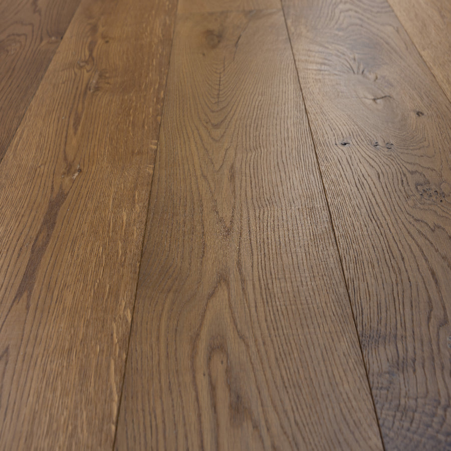 Ovara Antique Engineered Bamburgh Oak Planks Flooring, Brushed & Matt Lacquered: 15.0 x 235 x 2,200 mm