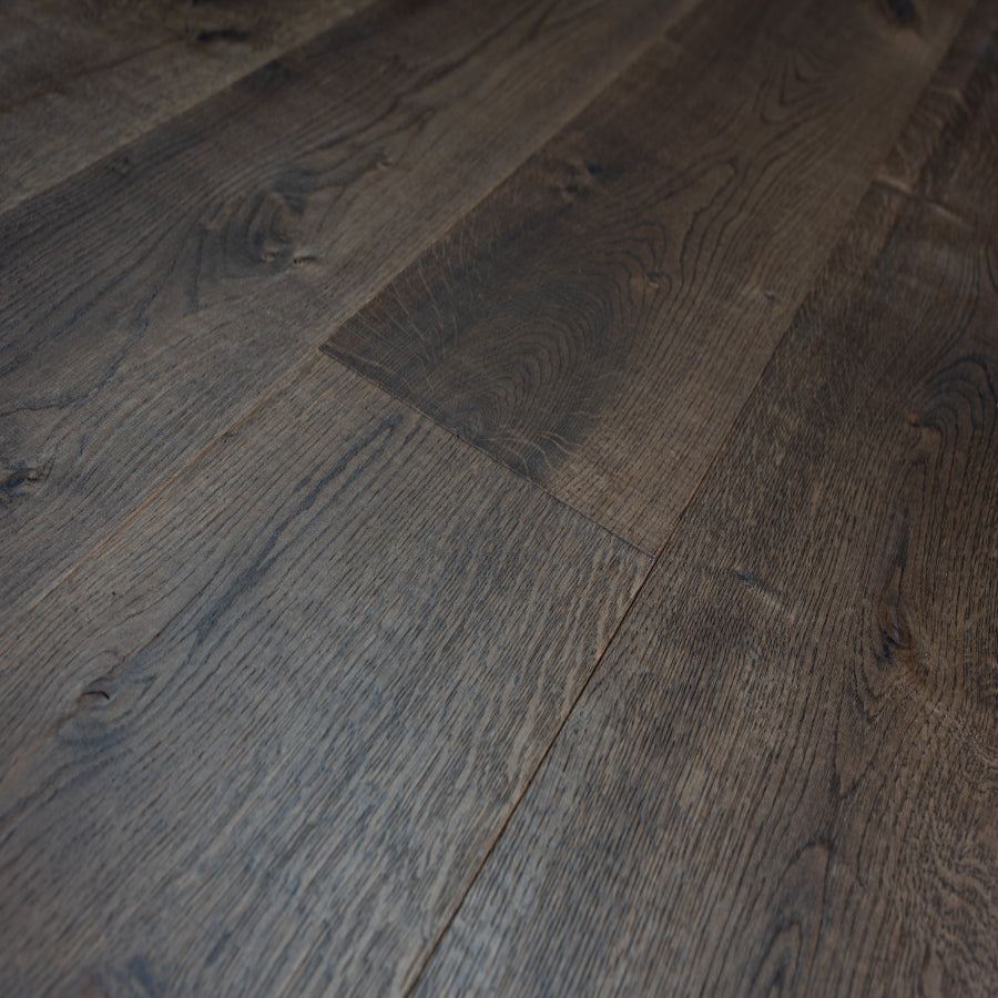 Ovara Antique Engineered Chillingham Oak Planks Flooring, Brushed & Matt Lacquered Antique: 15.0 x 235 x 2,200 mm