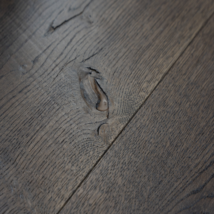 Ovara Antique Engineered Chillingham Oak Planks Flooring, Brushed & Matt Lacquered Antique: 15.0 x 235 x 2,200 mm