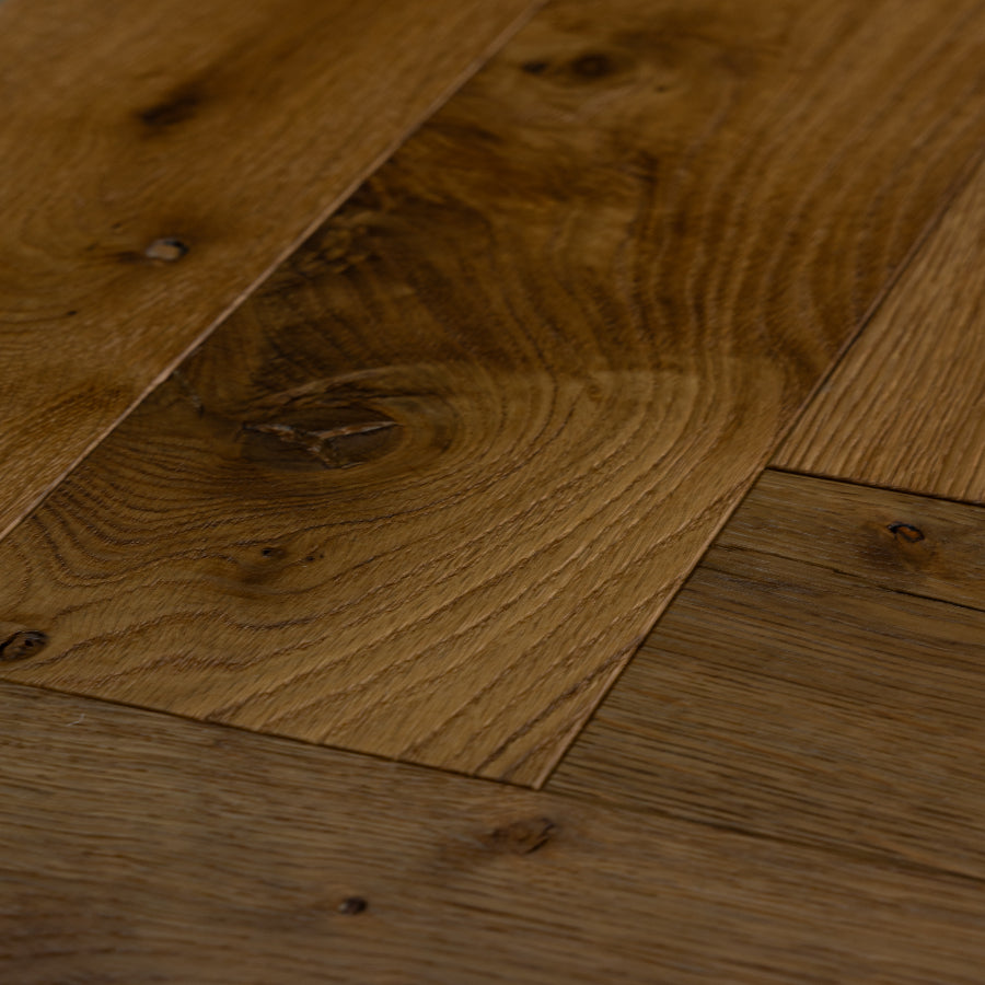 Ovara Antique Engineered Bamburgh Oak Herringbone Flooring, Brushed & Matt Lacquered Antique: 15.0 x 125 x 625 mm