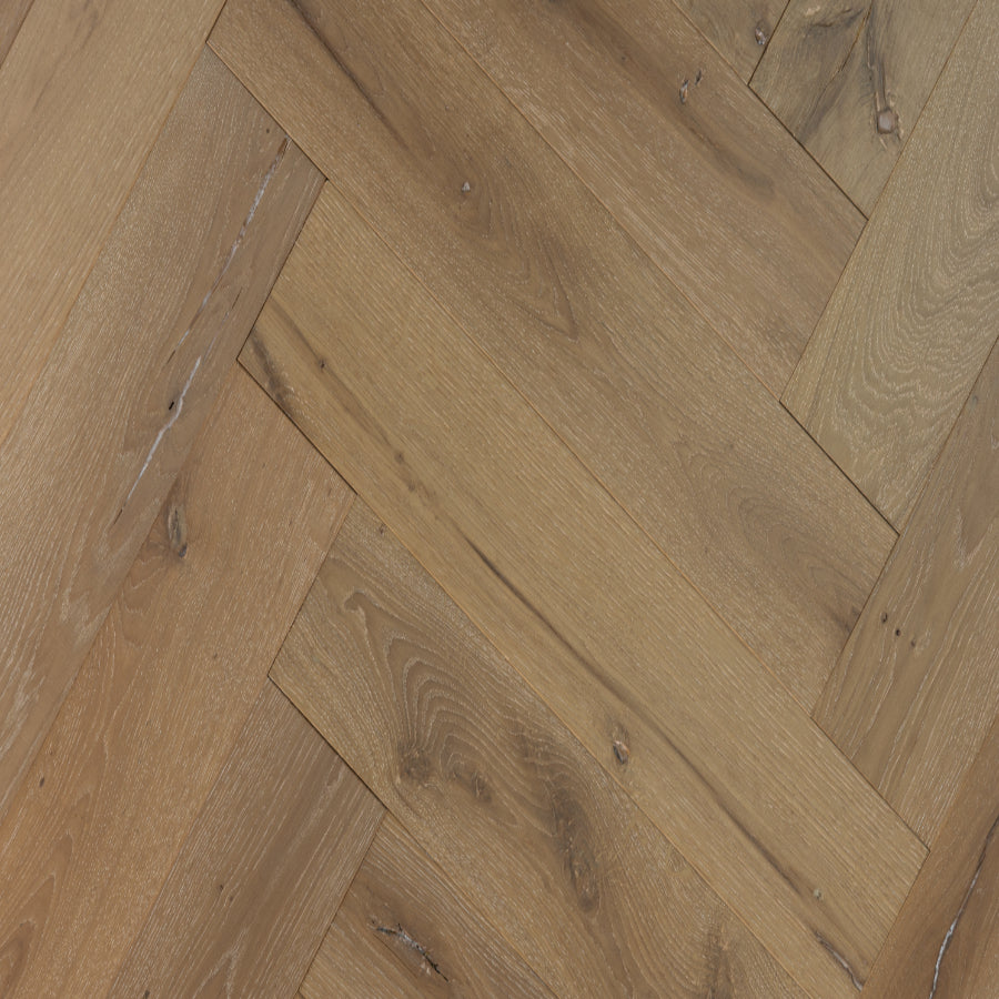 Ovara Antique Engineered Edlingham Oak Herringbone Flooring, Brushed & Matt Lacquered: 15.0 x 125 x 625 mm