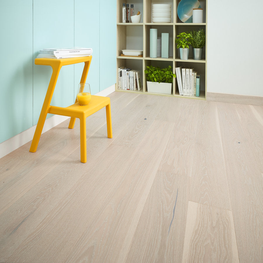 Ovara Premium Engineered Whitened Oak Planks Flooring, Brushed & Matt Lacquered: 14.0 x 180 x 2,200 mm