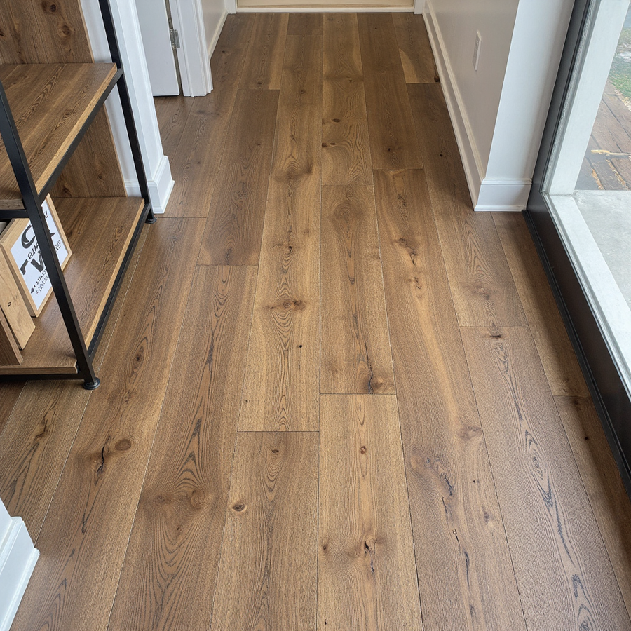 Ovara Antique Engineered Chillingham Oak Planks Flooring, Brushed & Matt Lacquered Antique: 15.0 x 235 x 2,200 mm