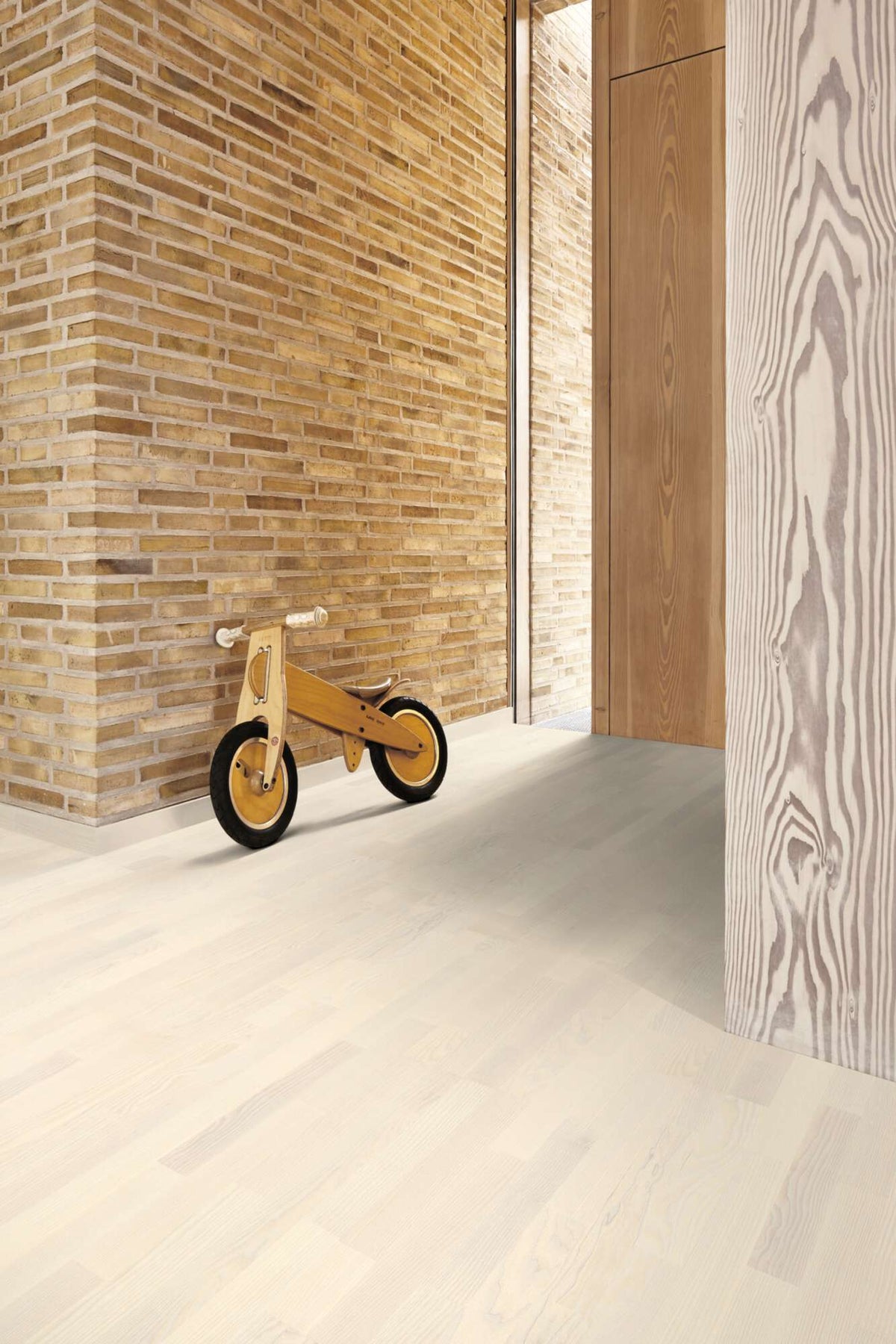 Boen Andante Engineered White Pigmented Ash Multi-Strip Flooring, Brushed & L/Pure: 14.0 x 215 x 2,200 mm